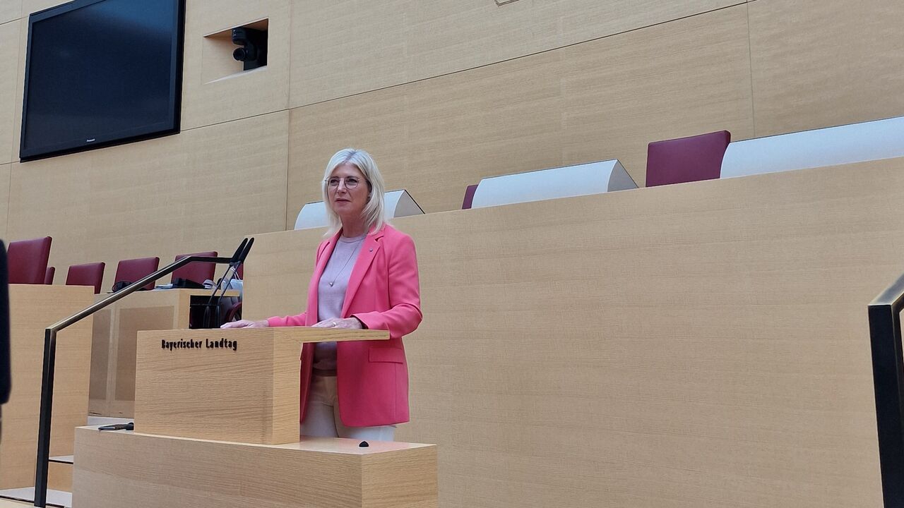 Unsere Heimat-Abgeordnete Ulrike Scharf lud in den bayerischen Landtag. 