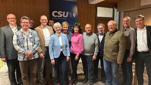 Gruppenbild des Vorstandes nach der Wahl