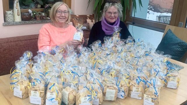 Kreis- und Markträtin Rita Rosner und Schriftführerin Christina Kreuzer (v. l.)
