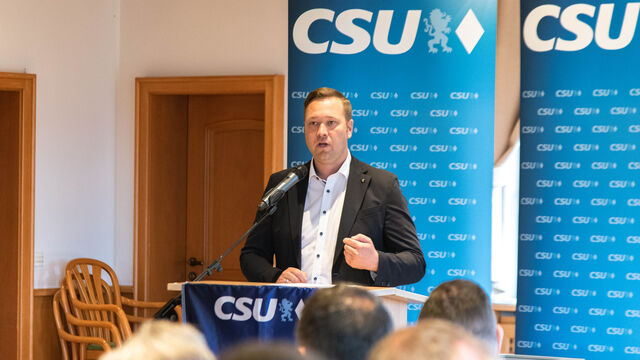 Josef Heisl bei seiner Rede an die Delegierten