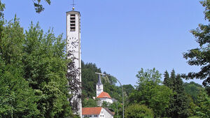 Kirche-im-Sommer