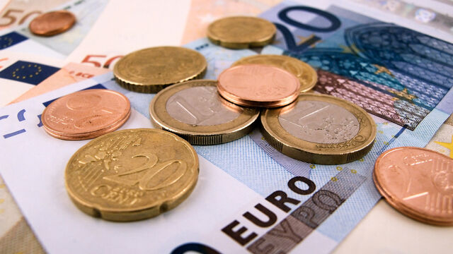 Geld Euro-Münzen und -Scheine