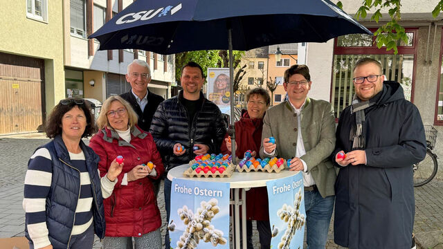CSU Günzburg verteilt Ostereier Gespräche mit Passanten in Günzburg