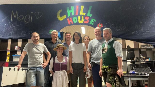 Jugendtreff Mitterfelden mit Besuchern
