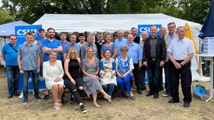 Wir beim Südstadtfest - mit Unterstützern der JU und Gästen aus dem ganzen Bezirksverband
