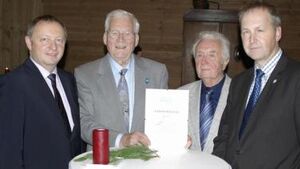Ehrungen 2010-14 v.l.: Landrat Thomas Bold, Altbürgermeister Karl Fell, Altbürgermeister Elmar Hartung, CSU-Ortsvorsitzender Detlef Heim