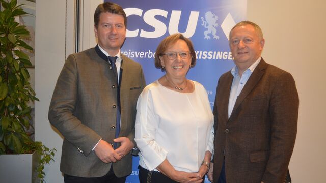 Foto der gewählten Delegierten, v.l.: Sandro Kirchner, Karin Renner, Thomas Bold
