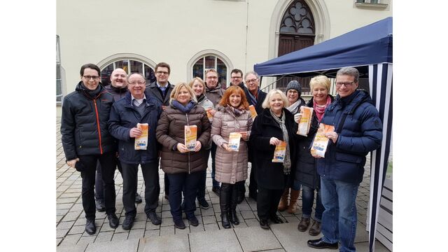 Infostand der CSU, FU und JU am Faschingssamstag 2018 Infostand der CSU, FU und JU am Faschingssamstag 2018